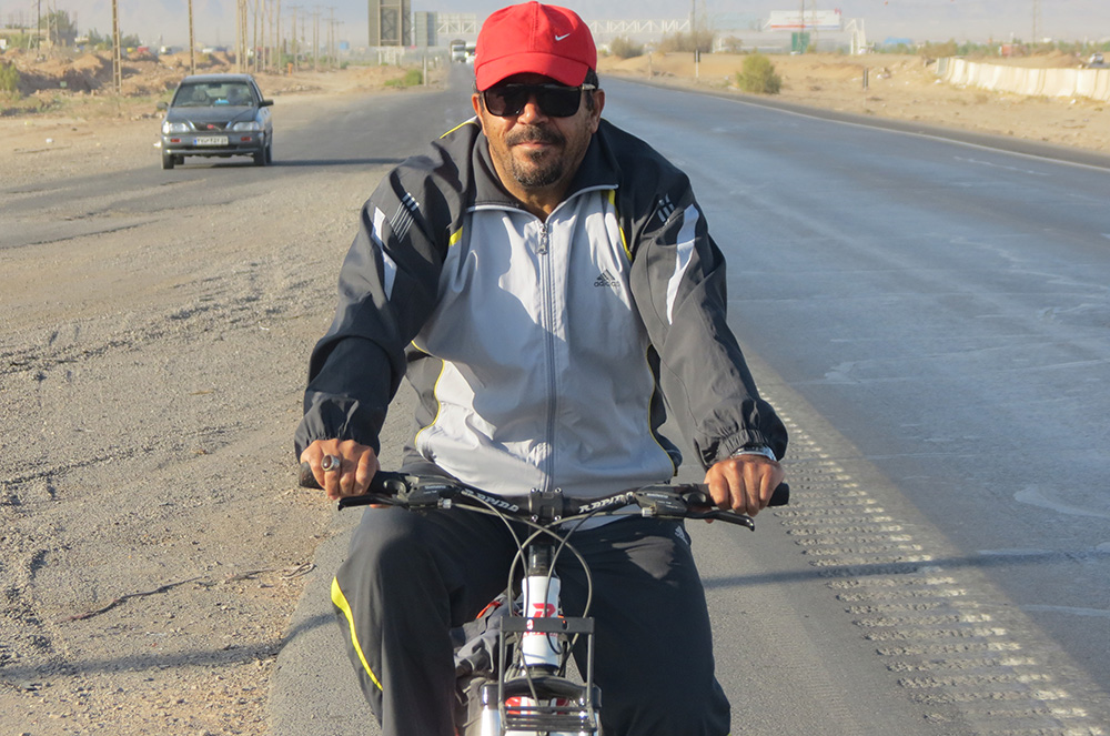 مدیری که مسافت ۲۰ کیلومتری تا محل کار را رکاب می‌زند