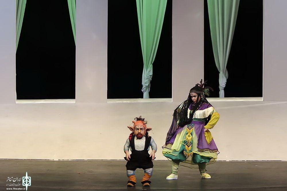 کارگردان تئاتر «رویای شب تابستان» بازداشت شد کارگردان تئاتر «رویای شب تابستان» بازداشت شد