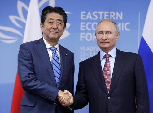 دیدار نخست وزیر ژاپن با پوتین در ولادی وستک روسیه