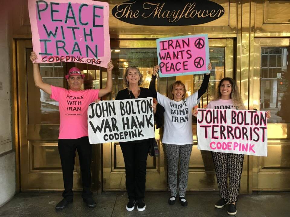 زنی که در سخرانی جان بولتون ایران را صلح طلب خواند؛ چه شد؟ +فیلم