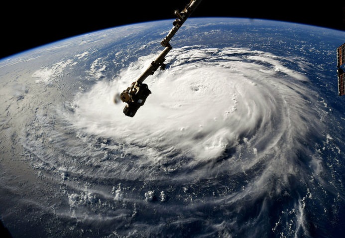 طوفان فلورانس به سواحل شرقی آمریکا نزدیک می‌شود/ هجوم مردم به فروشگاه‌‌ها+ تصاویر