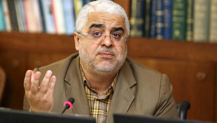 دانشگاه آزاد در بکارگیری استادان بازنشسته اعمال سلیقه می‌کند/ طهرانچی ملاک‌های خود را علنی اعلام کند