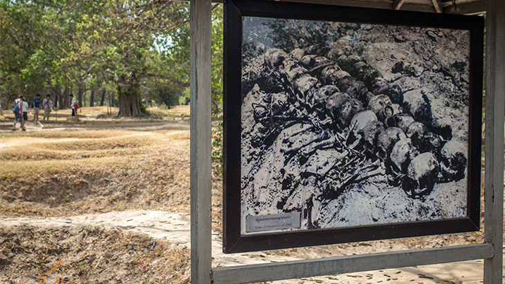 ماجرای قتل عام هولناک در مکانی مخوف به نام مزارع مرگ! + عکس ماجرای قتل عام هولناک در مکانی مخوف به نام مزارع مرگ! + عکس