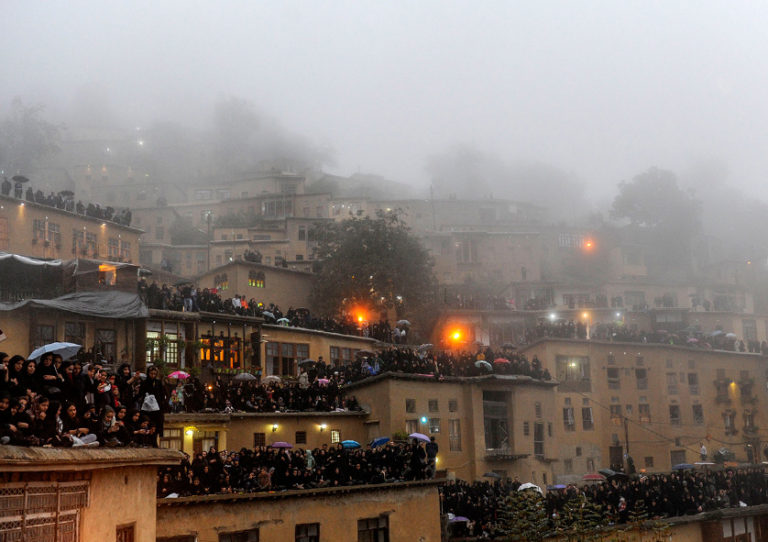 ماسوله ششم محرم رنگ عزا می‌گیرد / جاذبه آیینی روستای پلکانی +عکس