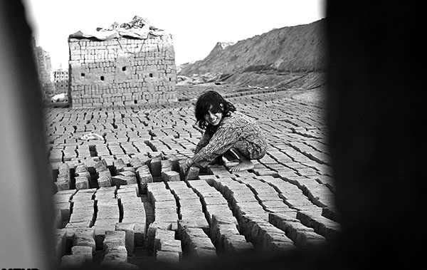 کارگران فصلی کوره‌پزخانه‌ها از دریافت مقرری بیمه بیکاری محروم هستند