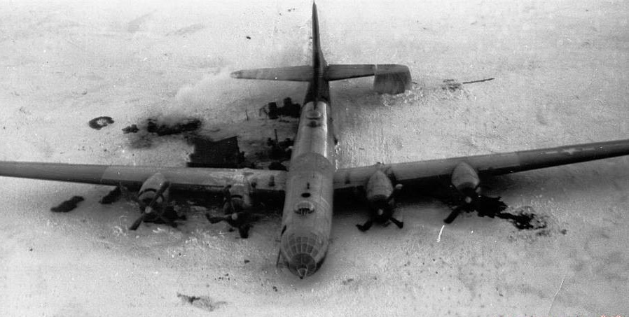 خروج هواپیمای جنگ جهانی دوم از یخچال‌های گرینلند +عکس