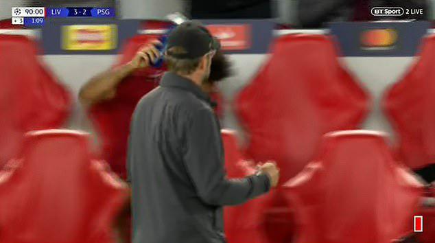 جنجال فیلم چند ثانیهای بعد از گل فیرمینو/ تلاش محمد صلاح برای فرار از شایعات منفی جنجال فیلم چند ثانیهای بعد از گل فیرمینو/ تلاش محمد صلاح برای فرار از شایعات منفی