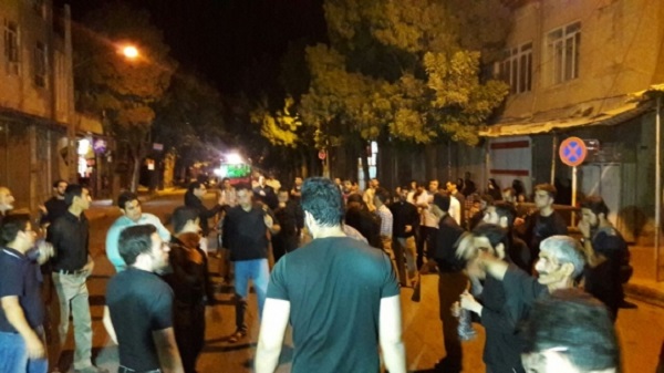 سقوط تیر برق بر روی دسته سینهزنی در لار با ۳ کشته و مصدوم سقوط تیر برق بر روی دسته سینهزنی در لار با ۳ کشته و مصدوم