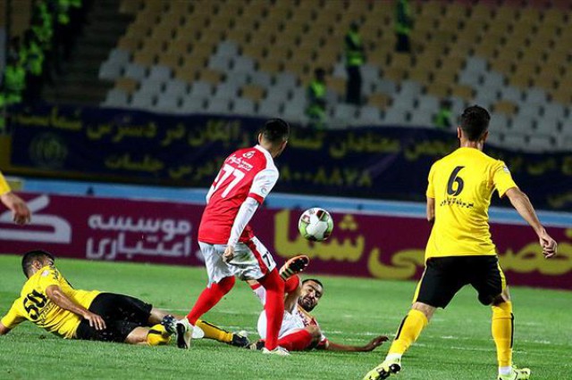 زور سپاهان و تراکتور به هم نرسید/ تساوی جذاب در نصف جهان زور سپاهان و تراکتور به هم نرسید/ تساوی جذاب در نصف جهان