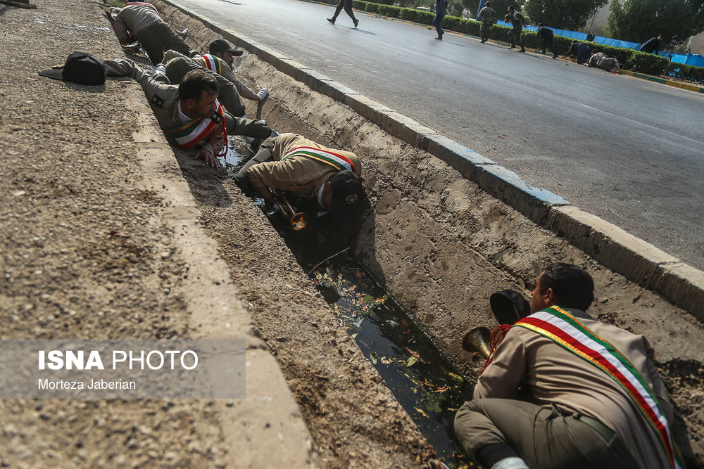 صدای تیر را که شنیدیم با خنده گفتیم مانور است