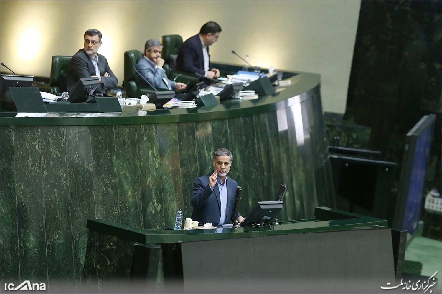 تصاویر ورود حسن روحانی و نمایندگان به مجلس شورای اسلامی