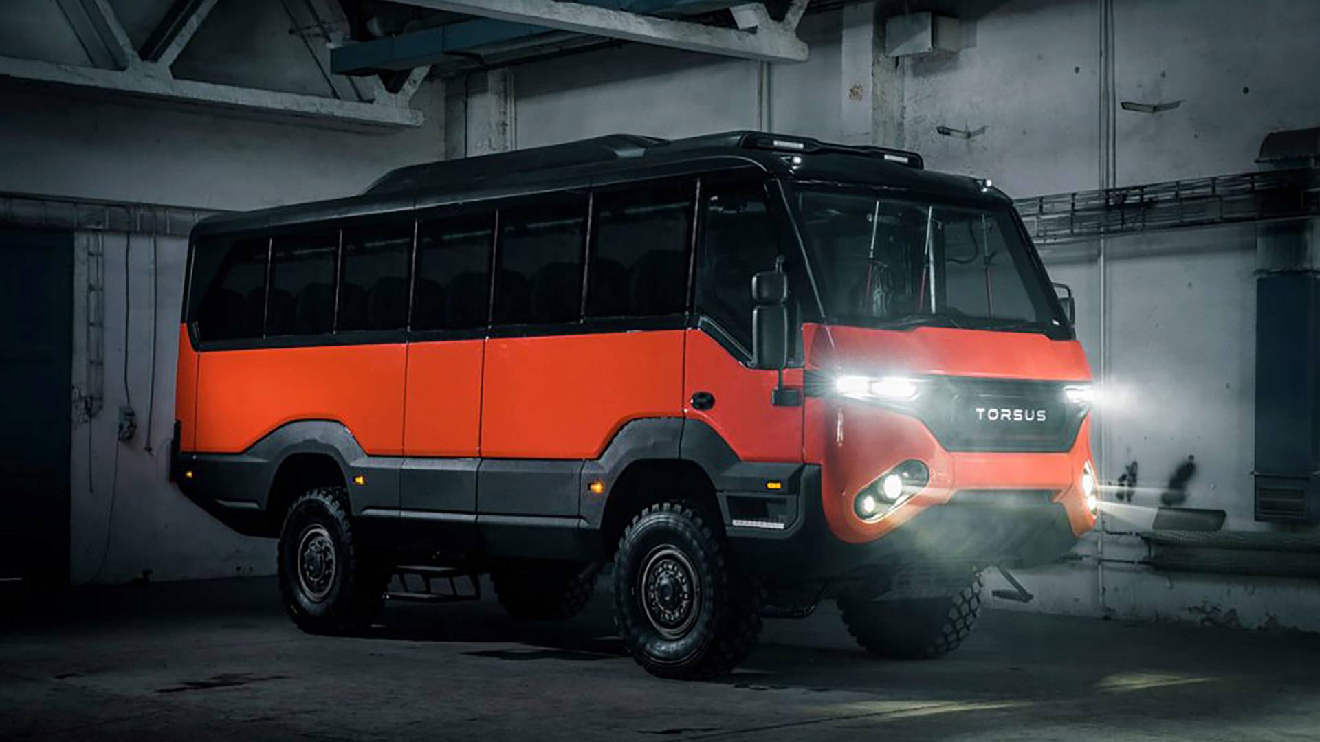 اولین اتوبوس آفرود جهان ساخته شد+ عکس اولین اتوبوس آفرود جهان ساخته شد+ عکس