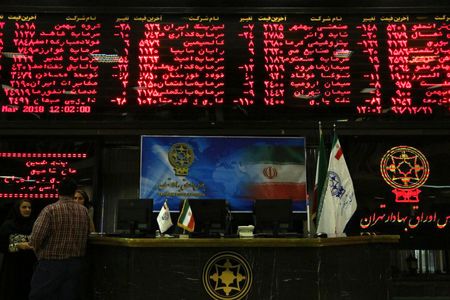 راه‌اندازی بورس نفت اشکال بنیادی دارد/ قیمت‌ها بر مبنای عرضه و تقاضا ارائه نمی‌شود