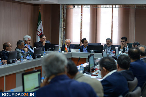 قیمت‌گذاری نیما دستوری نیست/امکان خرید و فروش فیزیکی ارز در آینده