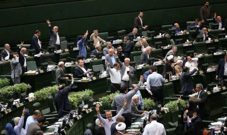 میرزایی: اصولگرایان طرح شفافیت آرا را برای فشار بر نمایندگان میخواهند نه آزادی بیان/ شیخ: استانداران در آرای نمایندگان دخالت میکنند میرزایی: اصولگرایان طرح شفافیت آرا را برای فشار بر نمایندگان میخواهند نه آزادی بیان/ شیخ: استانداران در آرای نمایندگان دخالت میکنند