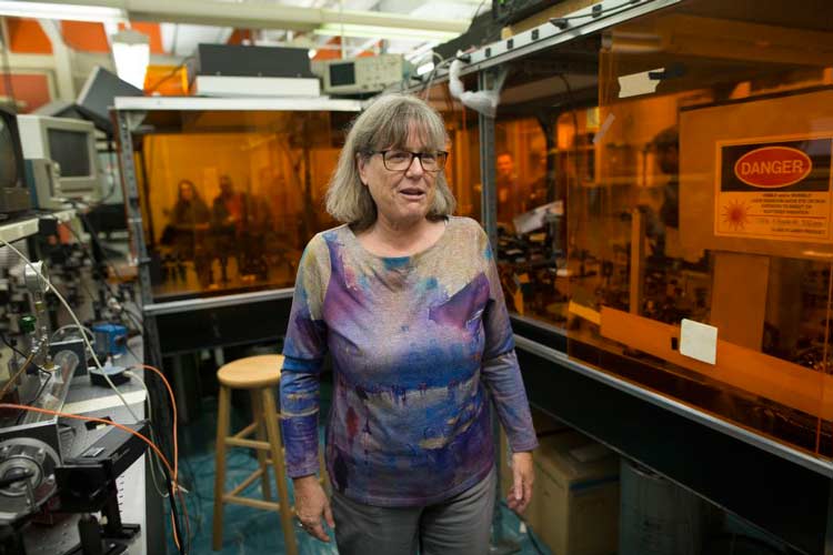 مسدود شدن صفحه برنده نوبل فیزیک در ویکی‌پدیا به‌دلیل نداشتن شهرت کافی