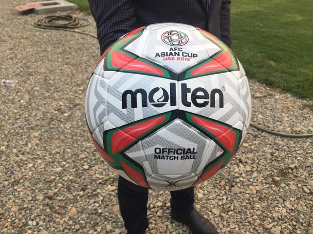 کیروش در اردوی تیم ملی آفتابی شد/ استفاده ملیپوشان از توپ رسمی جام ملتها