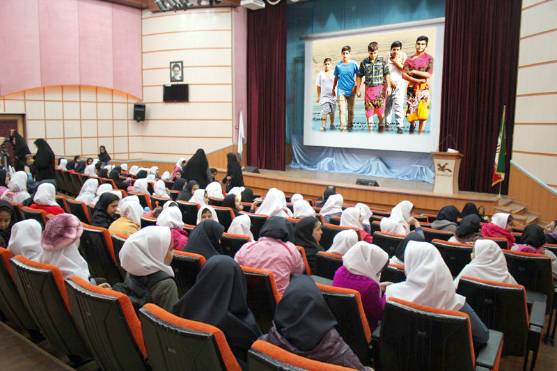 به صورت رایگان به تماشای فیلم‌های کودک و نوجوان بنشینید