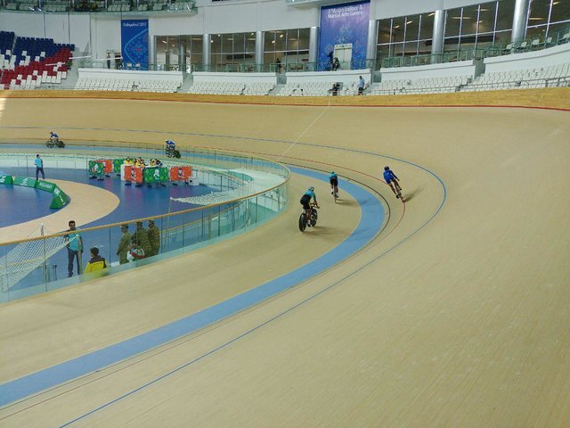 وقتی قهرمانان ایران به دوچرخهسواری ترکمنستان هم غبطه میخورند + عکس