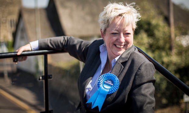 دولت انگلیس اولین وزیر پیشگیری از خودکشی در جهان را منصوب کرد