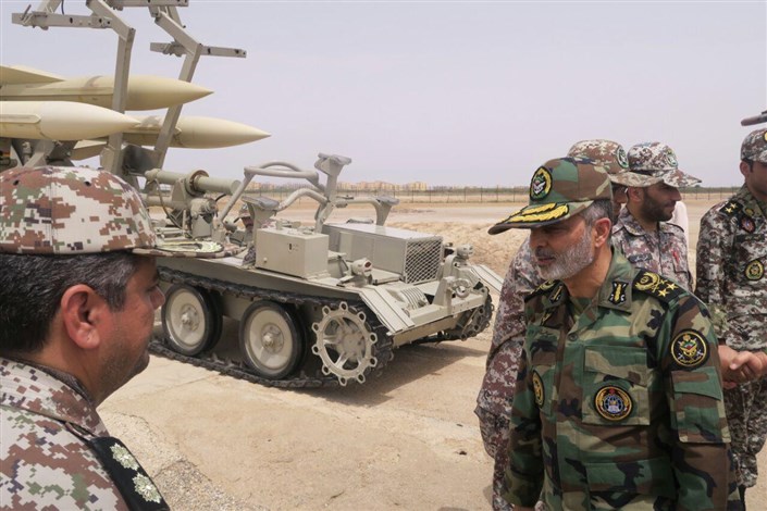 فرمانده کل ارتش از منطقه پدافند هوایی غرب کشور بازدید کرد فرمانده کل ارتش از منطقه پدافند هوایی غرب کشور بازدید کرد