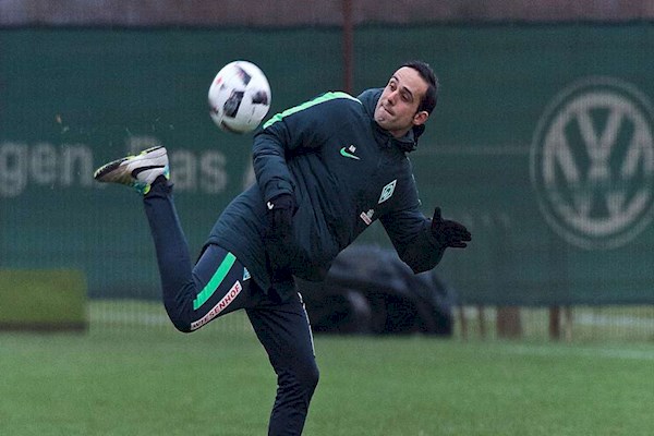 یک ایرانی سرمربی اینگلشتات شد یک ایرانی سرمربی اینگلشتات شد