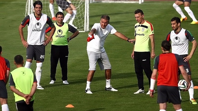 تمرین تیم ملی فوتبال/ ناکامی دروازه&zwnj;بان&zwnj;های تیم&zwnj;ملی مقابل دستگاه شوت&zwnj;زنی