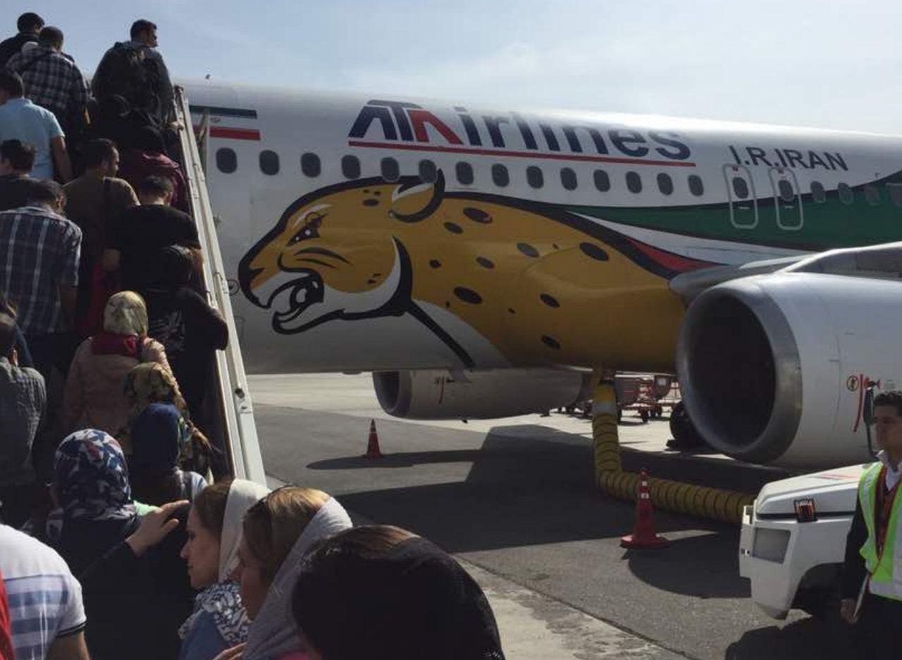 استفاده از هواپیمای اختصاصی تیم ملی در پروازهای عادی +عکس