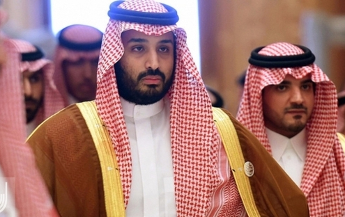 انتقاد بی سابقه نیویورک تایمز از بن سلمان / این ولیعهد دیوانه باید در کنج زندان دیده شود نه مهمانی‌ها