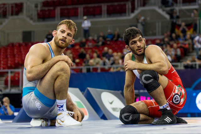 عنوان‌دارانی که در روز نخست کشتی آزاد قهرمانی جهان قربانی شدند