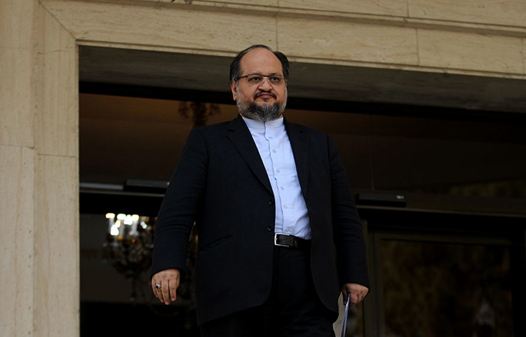 شریعتمداری می‌تواند سکاندار وزارت کار شود/ توانمندی و تجربه خوبی از شریعتمداری سراغ داریم