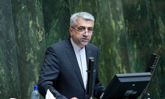 مساله حقابهها در سطح ملی مطرح است/ وزارت نیرو در تلاش برای حل مشکل حقابههاست/ کارت زرد مجلس به وزیر نیرو