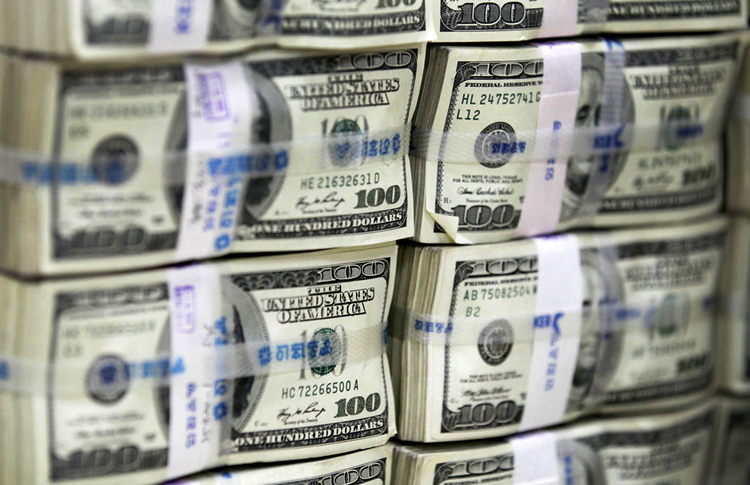 ارتباط سفر روحانی با گران شدن دلار / ترمز دلار بریده است و تا آبان همچنان می تازد