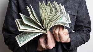 دلالان ارز سوار بر امواج می‌تازند