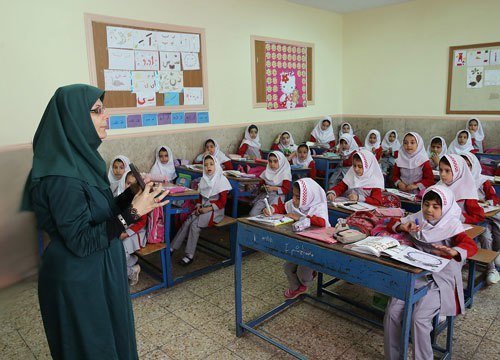 مدارس شهرستان‌های تهران دو شیفته شدند/ افزایش ۷۰ هزار نفری دانش‌آموز و کمبود ۱۱ هزار نفری معلم