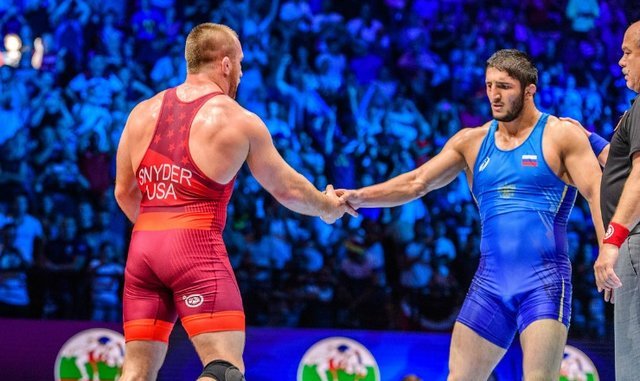 تانک روس و اسنایدر آمریکایی در فینال 97 کیلوگرم کشتی آزاد قهرمانی جهان