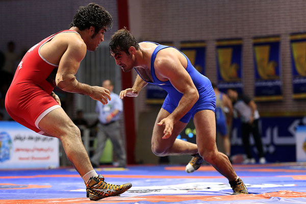 دربی پایتخت مسابقات انتخابی کشتی را به تعویق انداخت