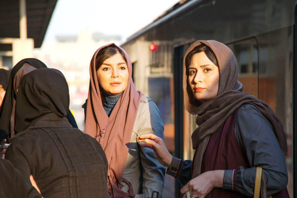 ماجرای غم‌انگیز زن سرخ پوش میدان فردوسی روی پرده سینما