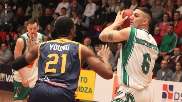 بسکتبالیست دورگه ایران: هیچ‌وقت برای حضور در تیم‌ملی پول نخواستم/ آرزویم بازی برای ایران است