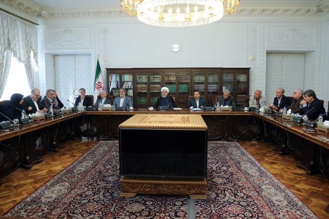 انتقاد دستوری نباشد/جامعه نگران فردا نباشد انتقاد دستوری نباشد/جامعه نگران فردا نباشد
