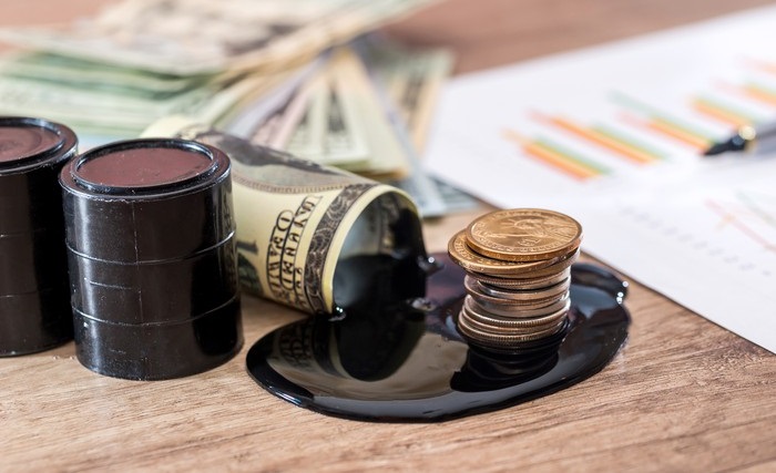 واکنش دلار به شوک بازار نفتی / دوسناریو منتظر بازار ارز / فرصت طلایی برای فروش دلارهای خانگی