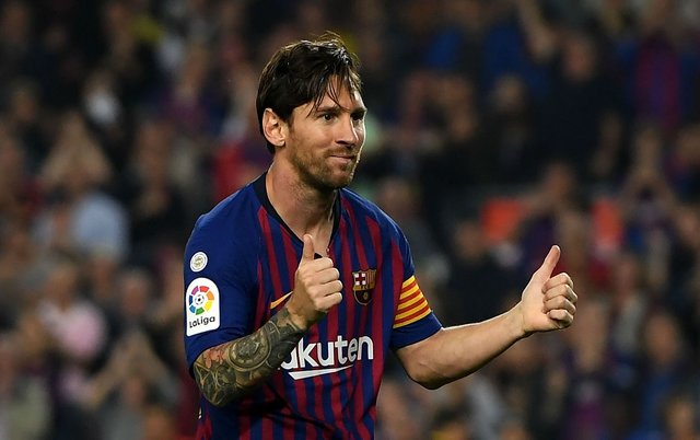 مسی به میلان سفر میکند مسی به میلان سفر میکند