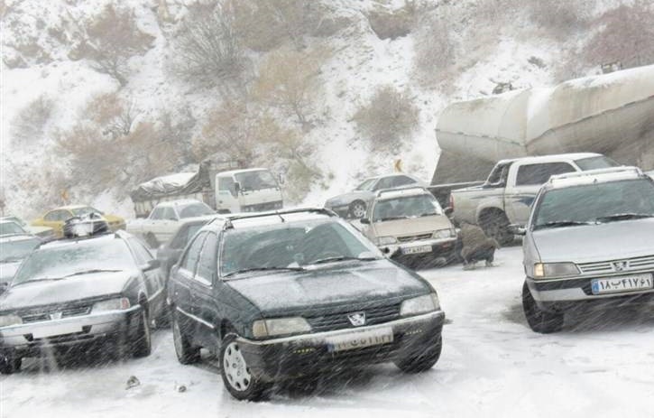 امدادرسانی به ۸ استان درگیر برف و کولاک