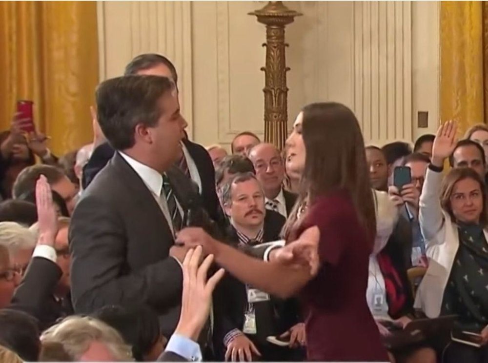 کاخ سفید مجوز خبرنگار سی‌ان‌ان را لغو کرد؛ توجیه عجیب سخنگو +عکس