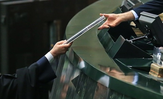 بودجه شش ماهه نخست سال چگونه مصرف شده است؟/ از پیشرفت کسب درآمد نفتی تا وسعت فرار مالیاتی