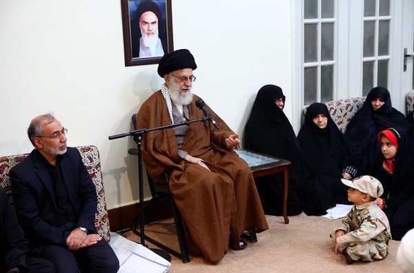 بیانات رهبری در دیدار جمعی از خانوادههای شهدای مدافع حرم بیانات رهبری در دیدار جمعی از خانوادههای شهدای مدافع حرم