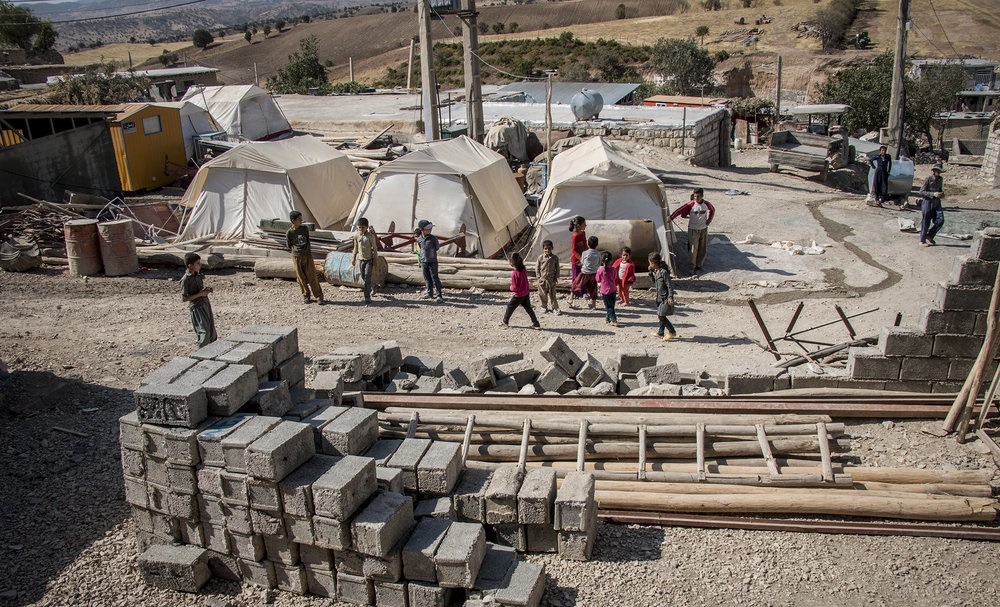 توقیف حساب علی دایی چه بلایی سر زلزله‌زدگان کرمانشاه آورد؟