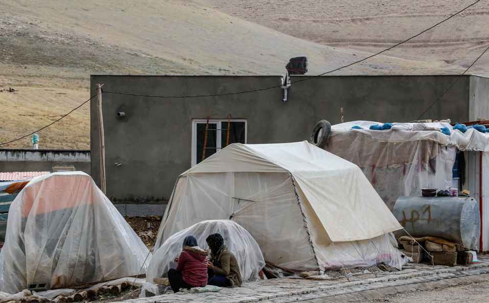 کرمانشاه یک سال پس از زلزله/ هیچ خانواده‌ای در چادر زندگی نمی‌کند/ مشکلات بهداشتی همچنان گریبانگیر مردم زلزله‌زده