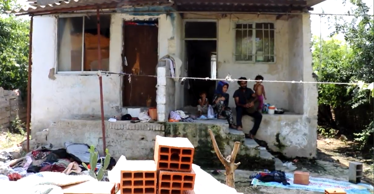 غربتی‌های تهران از کجا آمده‌اند؟/ زندگی غربت‌ها آنسوی ریل قطار +فیلم