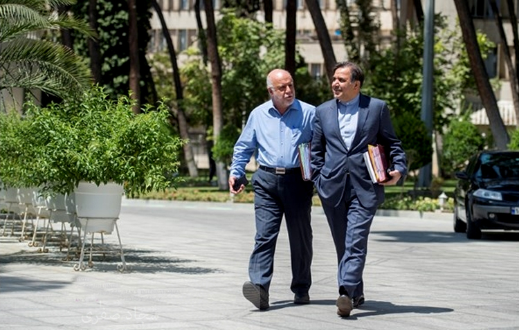 ناامیدی آخوندی از شهرداری تهران و امید به تصاحب صندلی شرکت ملی نفت / پاک نژاد ، کرباسیان و آخوندی در انتظار علامت مثبت از زنگنه ناامیدی آخوندی از شهرداری تهران و امید به تصاحب صندلی شرکت ملی نفت / پاک نژاد ، کرباسیان و آخوندی در انتظار علامت مثبت از زنگنه